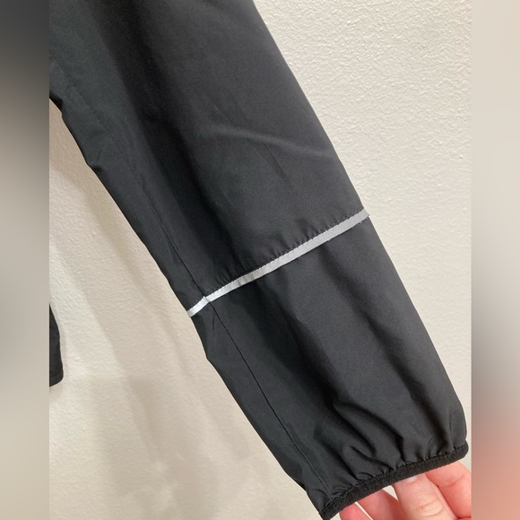 Nike Girls Windbreaker Jacket, Black Vented Front & Back Reflective Stripe Large - Picture 3 of 8